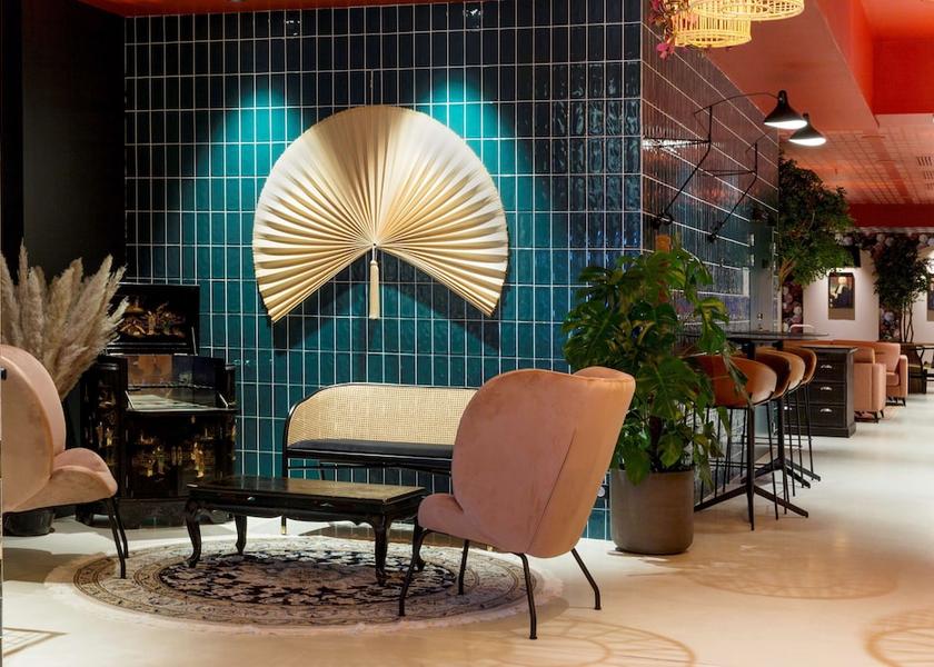 Brittany Lorient Lobby