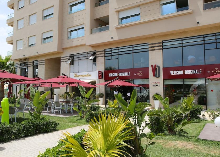  Tunis Exterior Detail