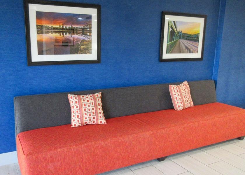 Oregon Tigard Lobby