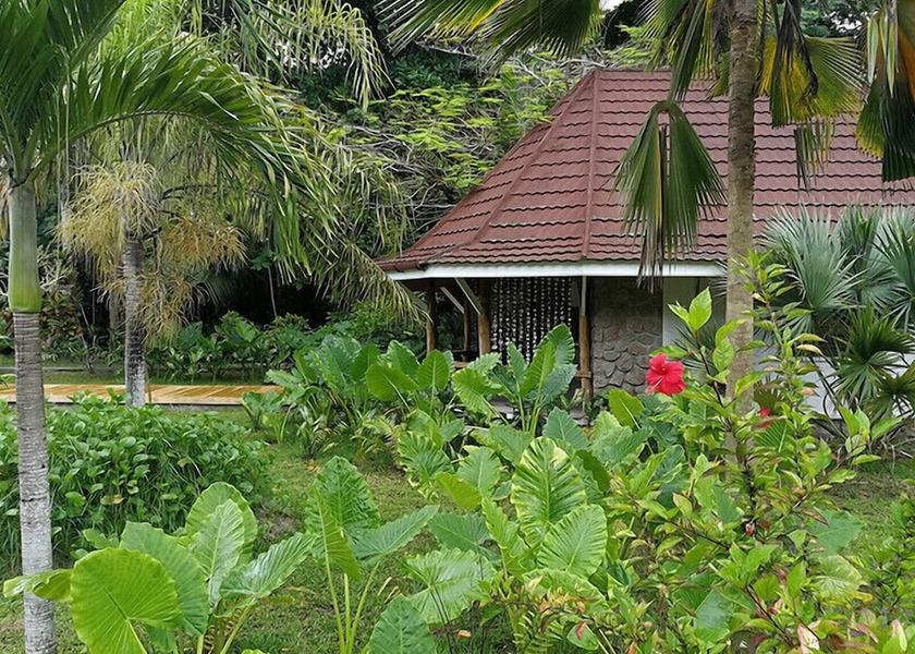 Baie Sainte Anne Praslin Island Garden