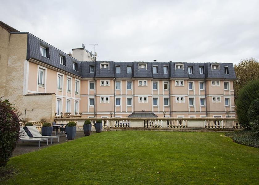 Bourgogne-Franche-Comte Sens Exterior Detail