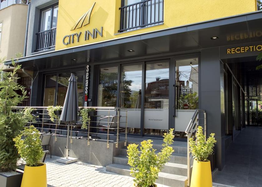 Kosovo Pristina Terrace/patio