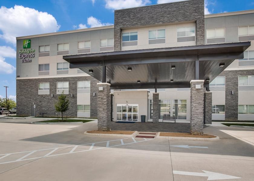 Texas Denton Exterior Detail