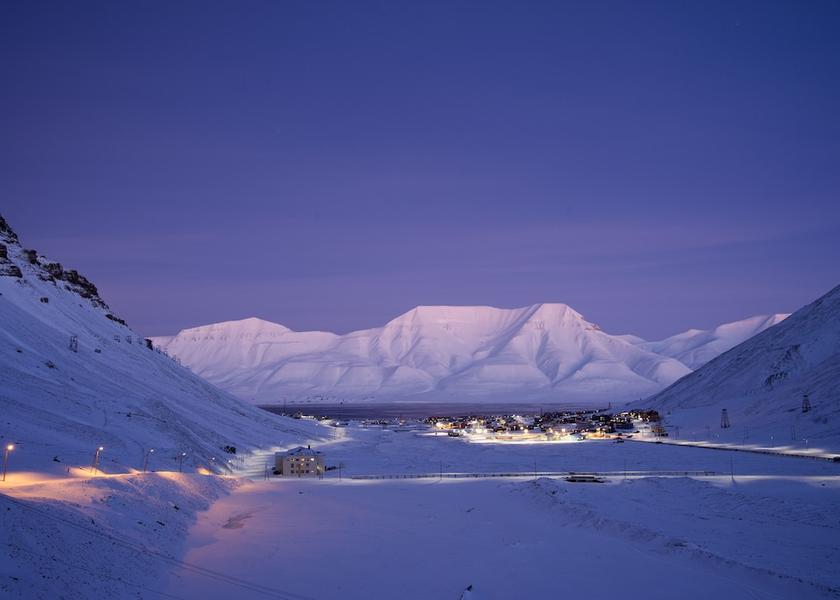  Longyearbyen Hiking