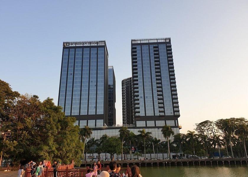  Yangon Front of property