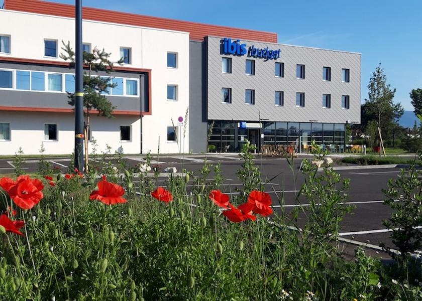 Auvergne-Rhone-Alpes Saint-Genis-Pouilly Facade