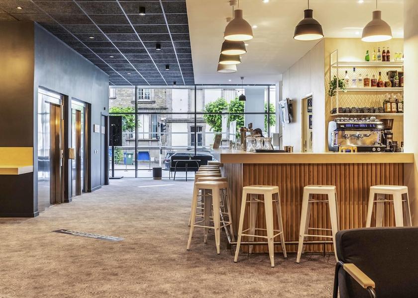 Nouvelle-Aquitaine Limoges Bar (on property)