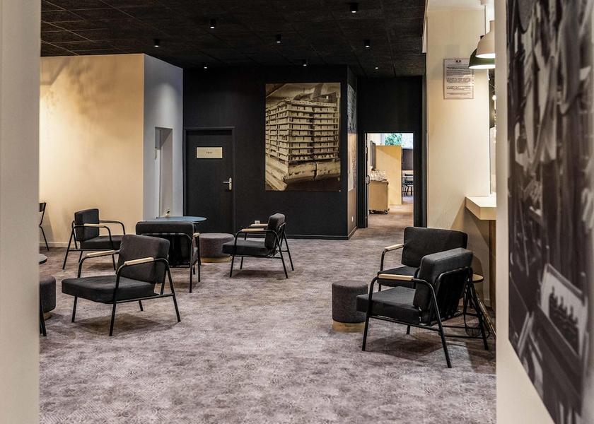 Nouvelle-Aquitaine Limoges Bar (on property)