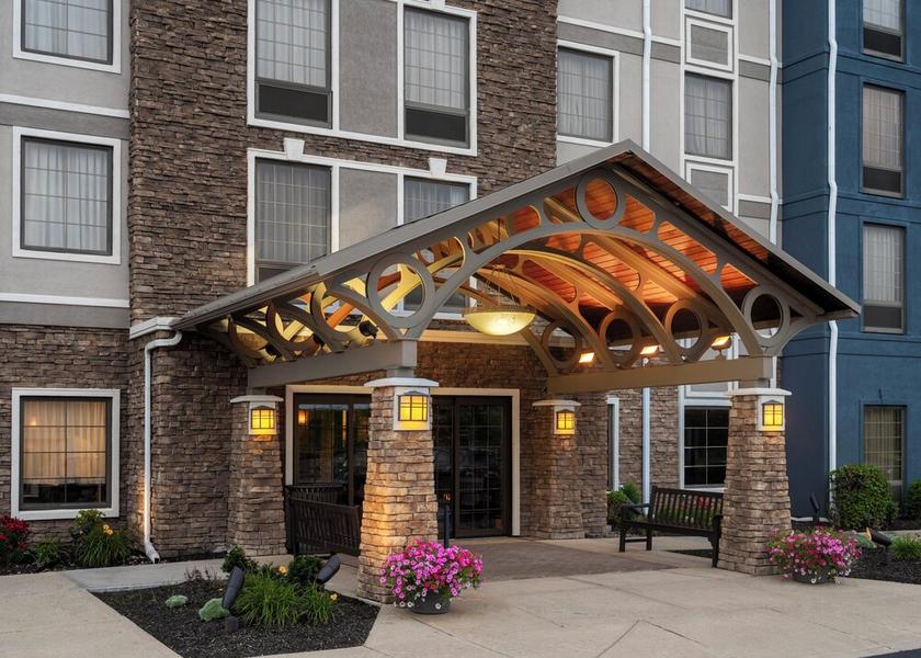 Indiana Plainfield Exterior Detail