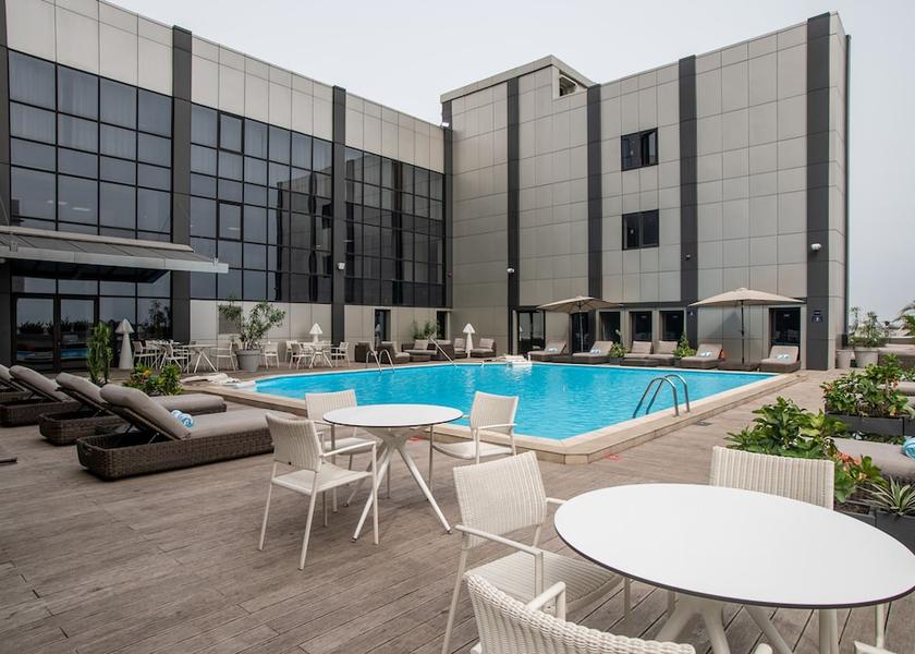  Douala Exterior Detail