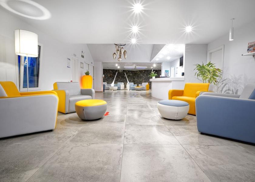 Canary Islands Tías Reception