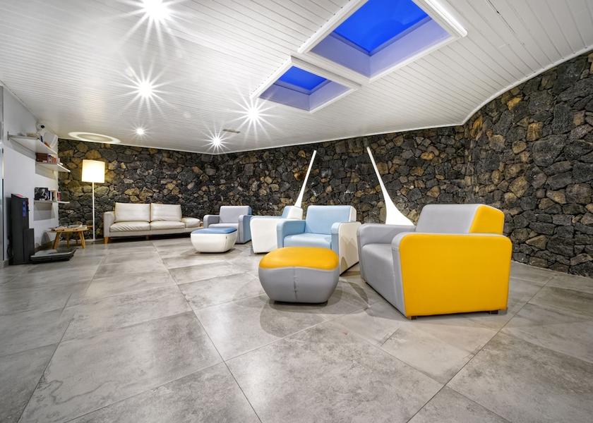 Canary Islands Tías Reception