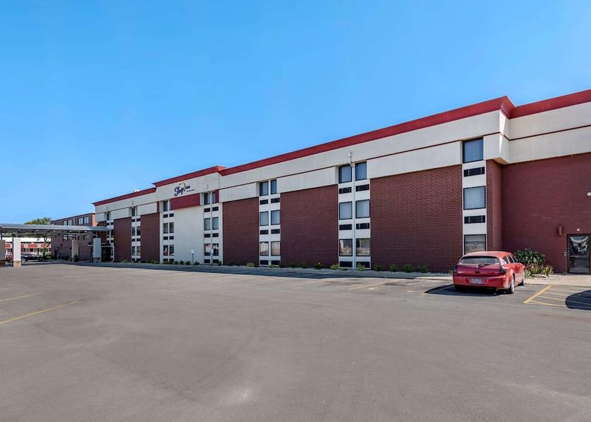 Indiana Terre Haute Exterior Detail