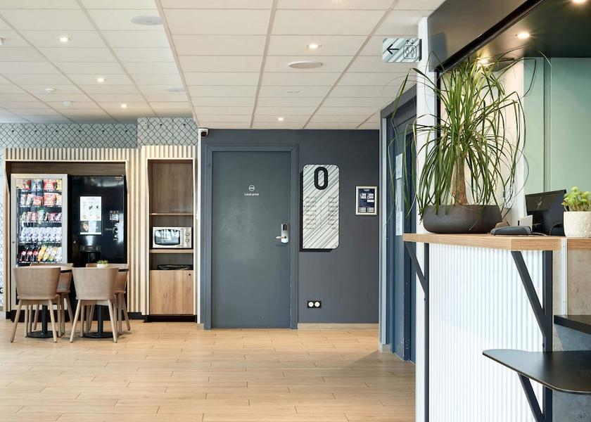 Ile-de-France Creteil Lobby