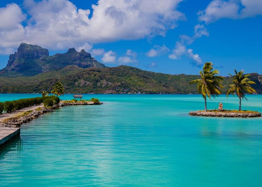  Bora Bora Beach
