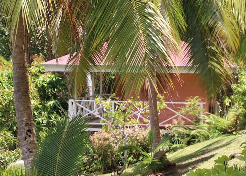  Bora Bora Exterior Detail