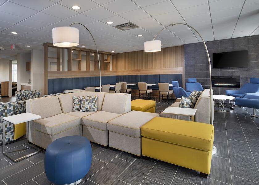 Colorado Loveland Lobby