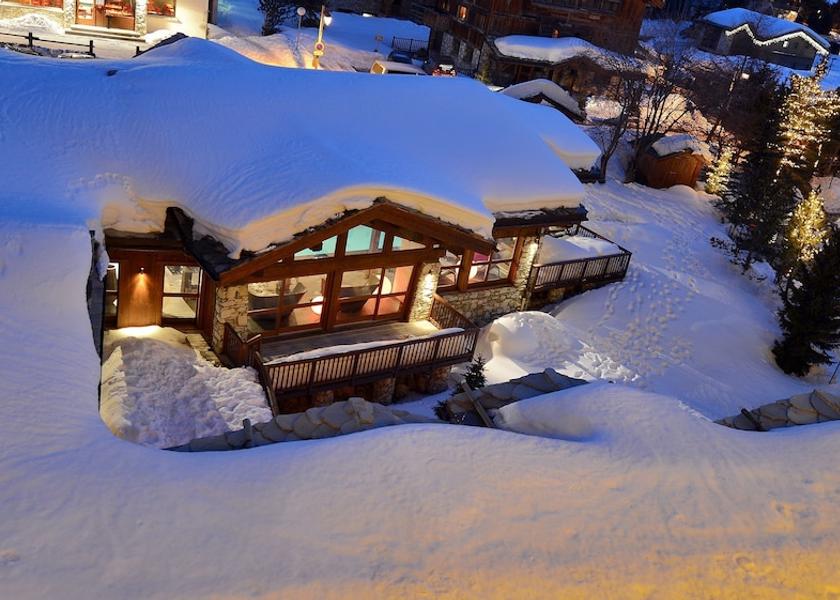 Auvergne-Rhone-Alpes Val-d'Isere Exterior Detail