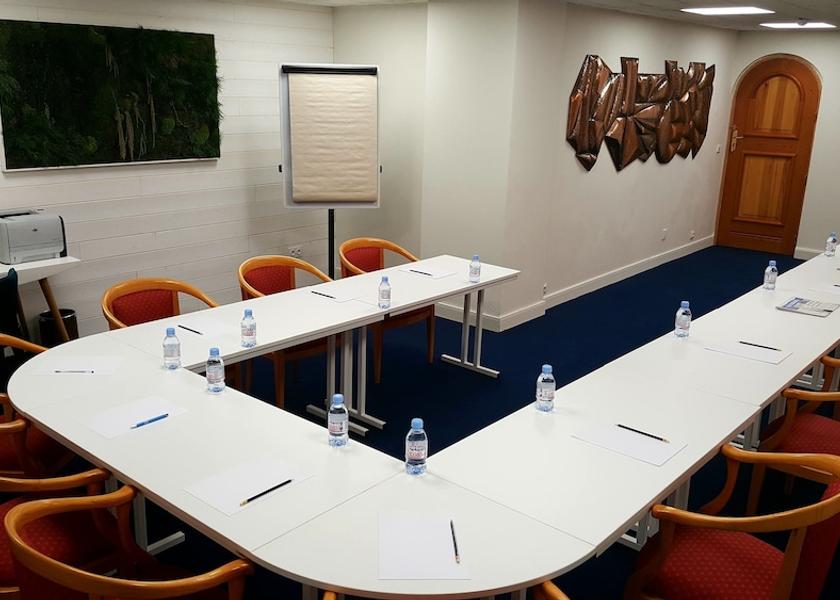 Auvergne-Rhone-Alpes Val-d'Isere Meeting Room