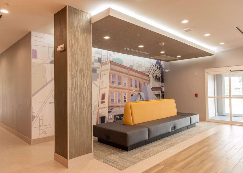 Florida Lake City Lobby