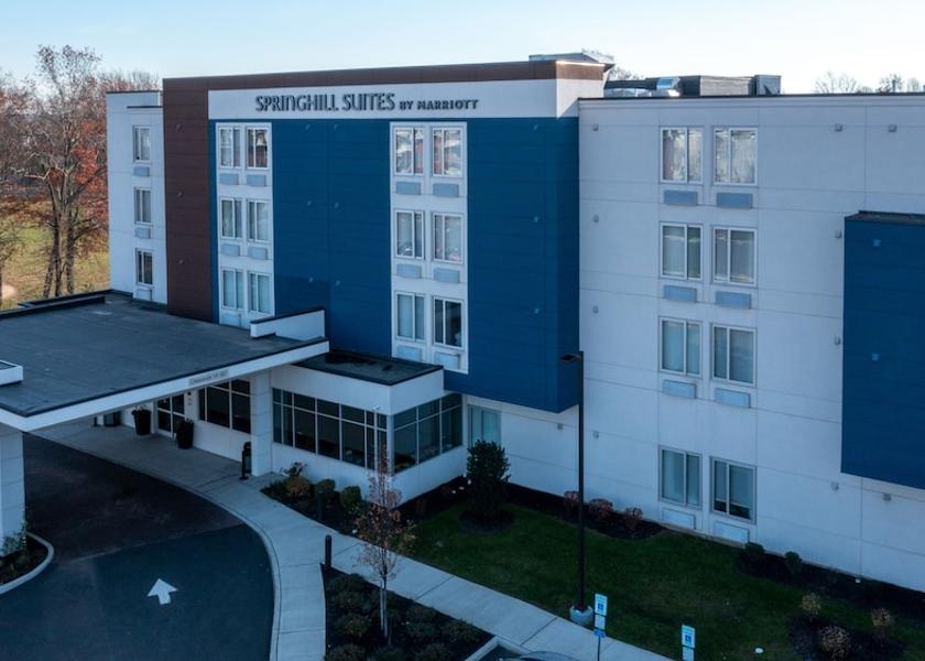 Virginia Woodbridge Exterior Detail