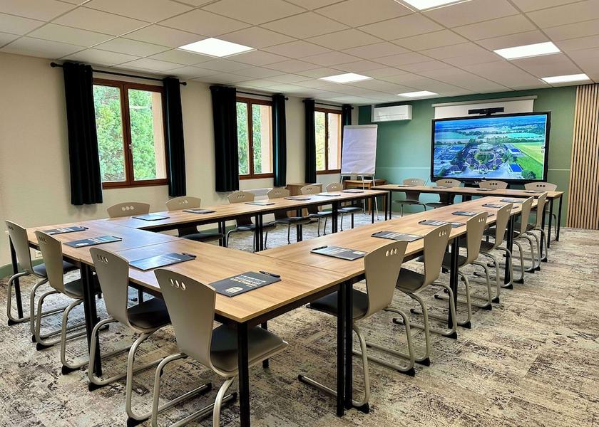 Bourgogne-Franche-Comté Malay-le-Grand Meeting facility