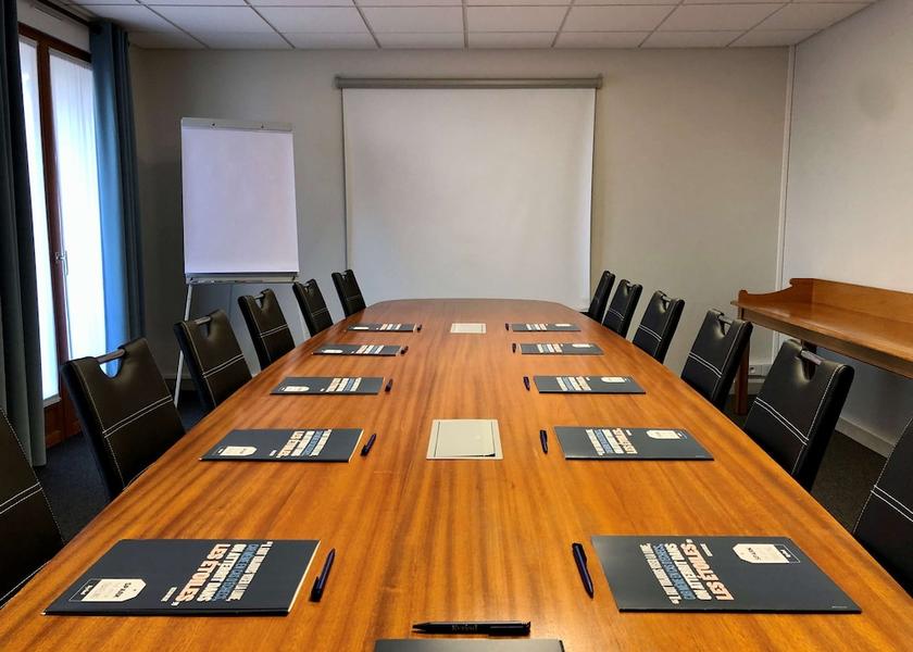 Bourgogne-Franche-Comte Malay-le-Grand Meeting Room