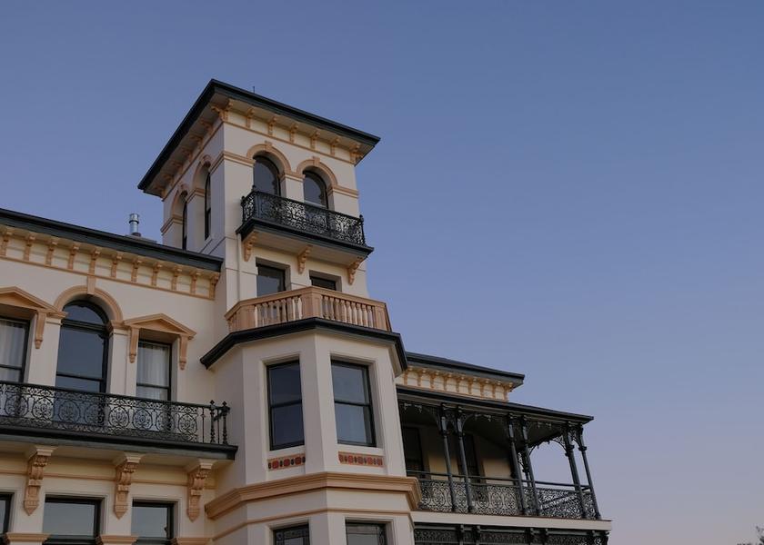 Tasmania New Town Exterior Detail