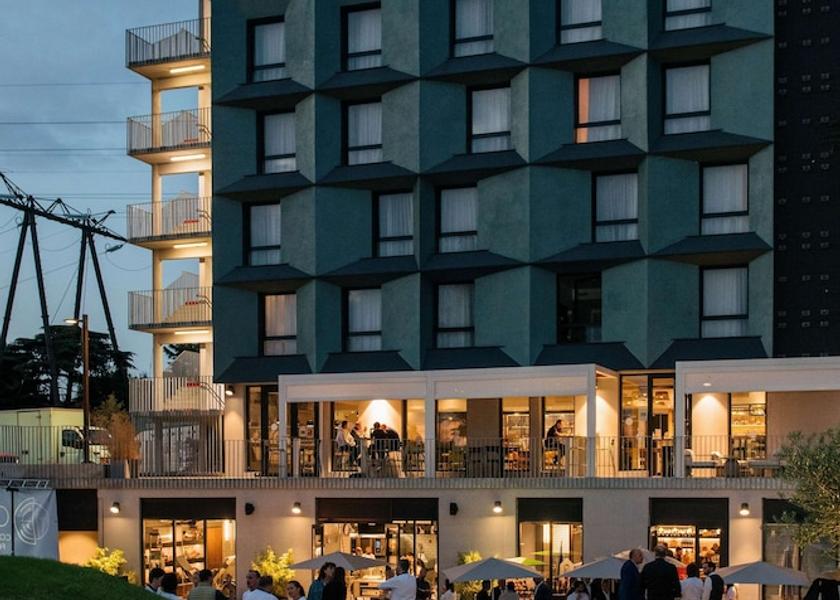 Ile-de-France Chevilly-Larue Exterior Detail