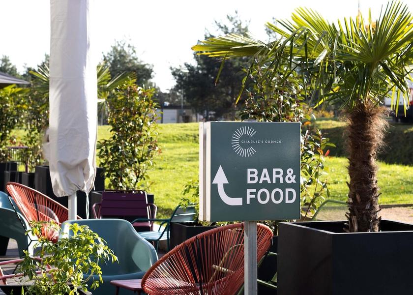 Île-de-France Gonesse Bar (on property)