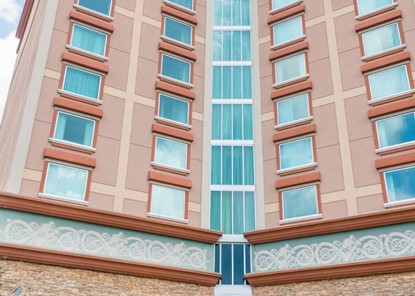 Louisiana Vinton Exterior Detail