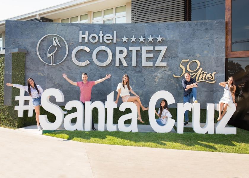 Santa Cruz Santa Cruz Facade