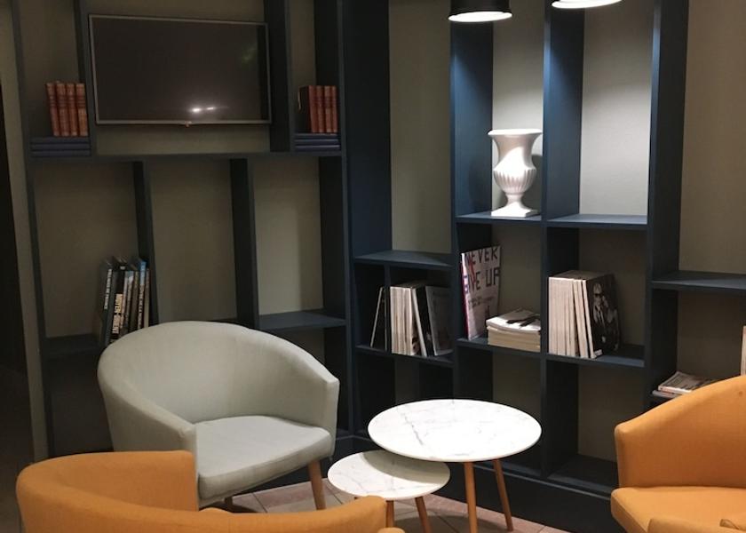 Grand Est Reims Lobby