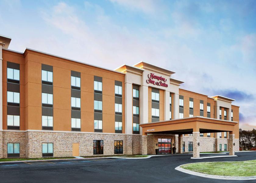 Illinois Waukegan Hotel Exterior