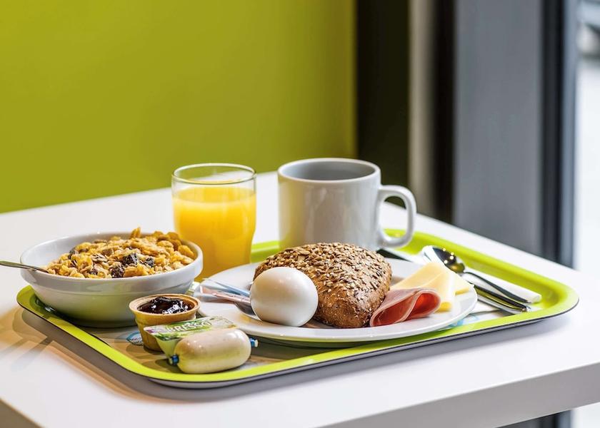 Ile-de-France Rambouillet Breakfast buffet