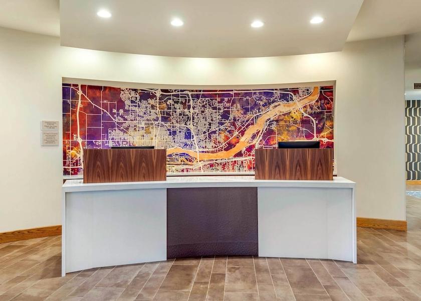 Iowa Bettendorf Lobby