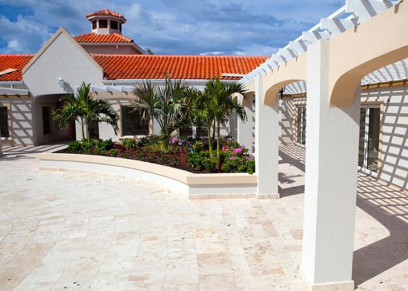  Providenciales Interior Entrance