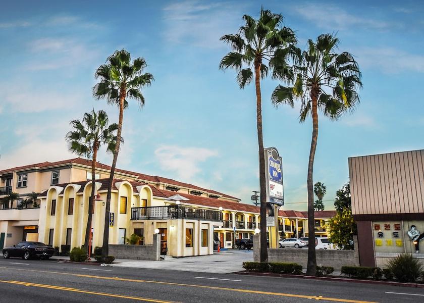 California Glendale Facade