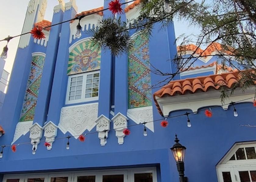  Ponce Exterior Detail