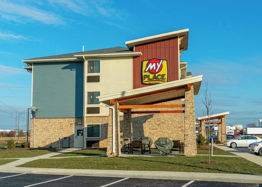 Indiana Plainfield Exterior Detail