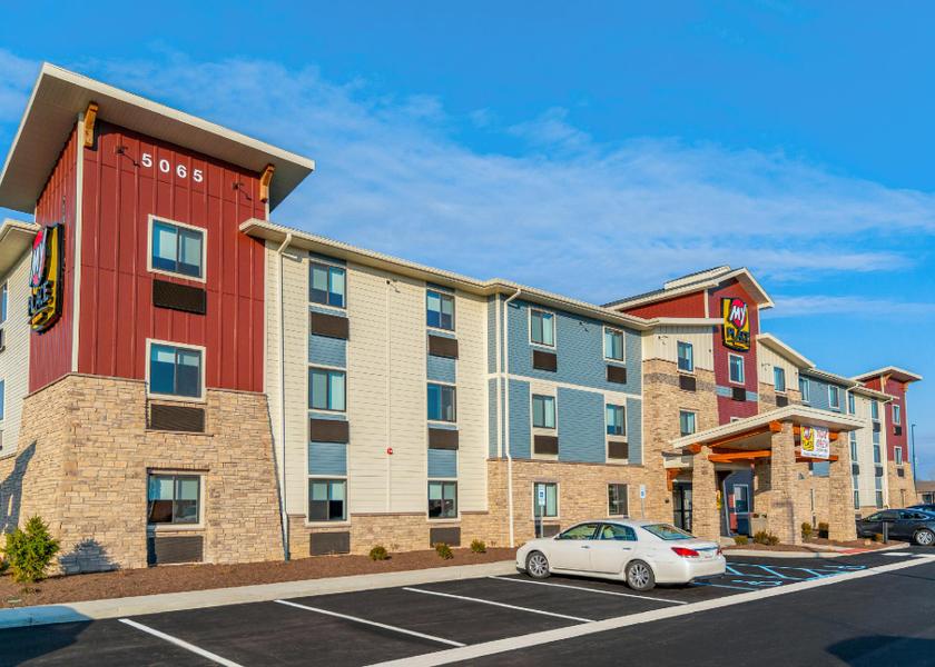 Indiana Plainfield Hotel Exterior