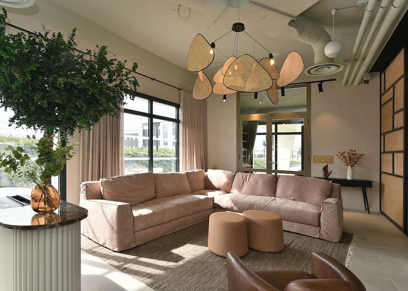 Grand Est Bezannes Lobby