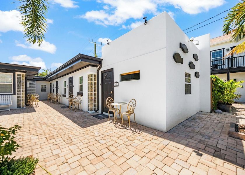 Florida Holmes Beach Exterior Detail