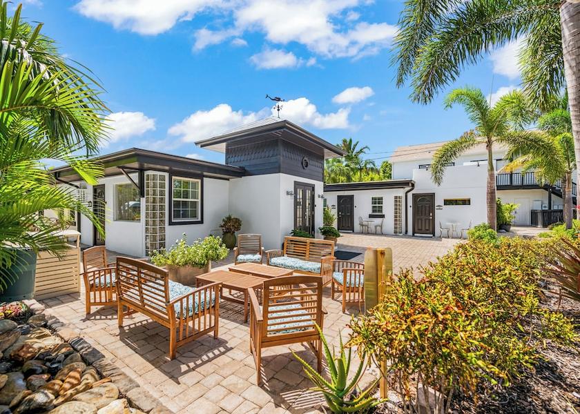 Florida Holmes Beach Exterior Detail