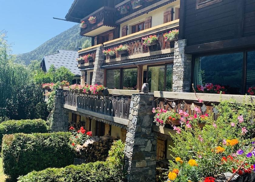 Auvergne-Rhône-Alpes Chamonix-Mont-Blanc Front of property