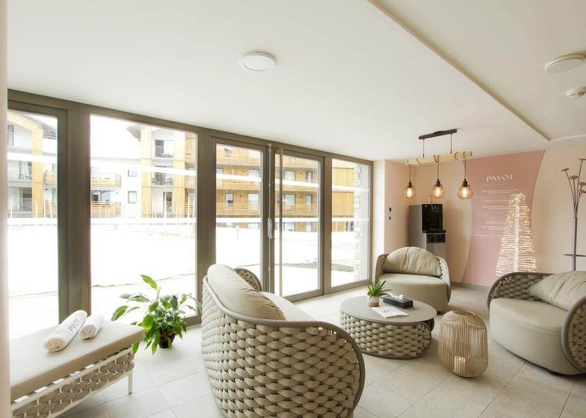 Auvergne-Rhone-Alpes Huez Spa