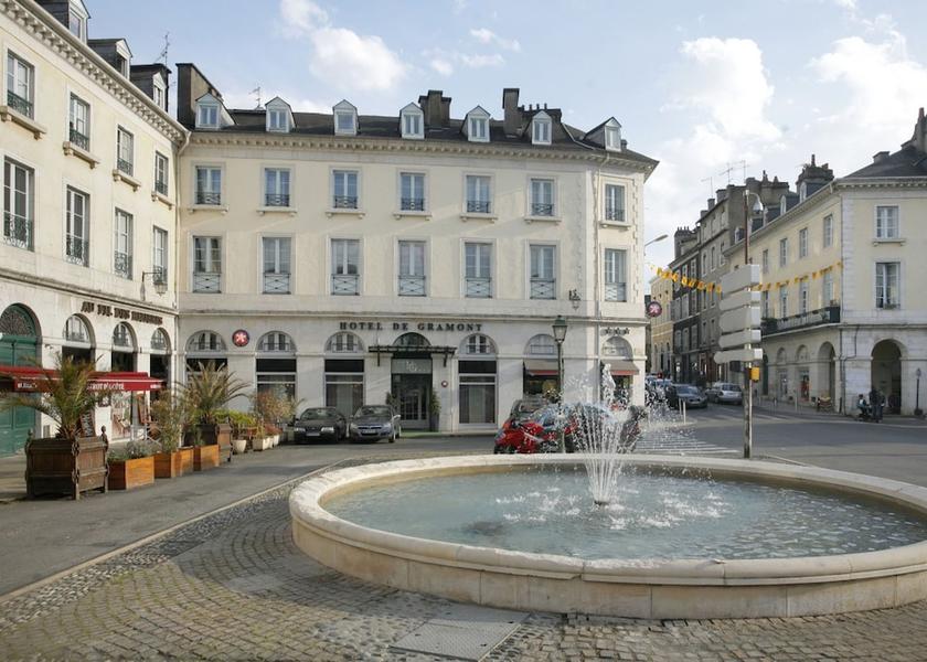 Nouvelle-Aquitaine Pau Street view
