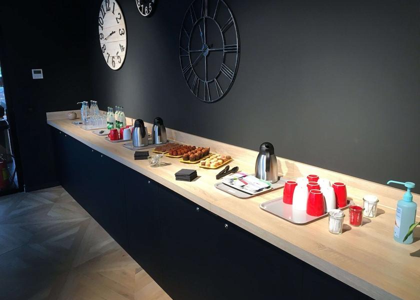 Hauts-de-France Petite-Foret Meeting Room