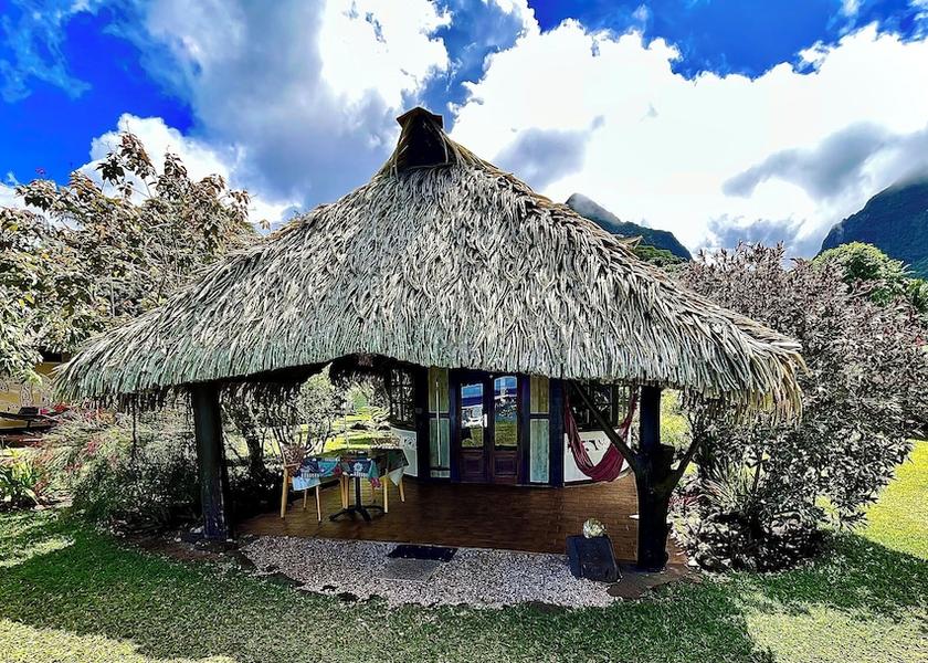 Windward Islands Moorea-Maiao Terrace/patio