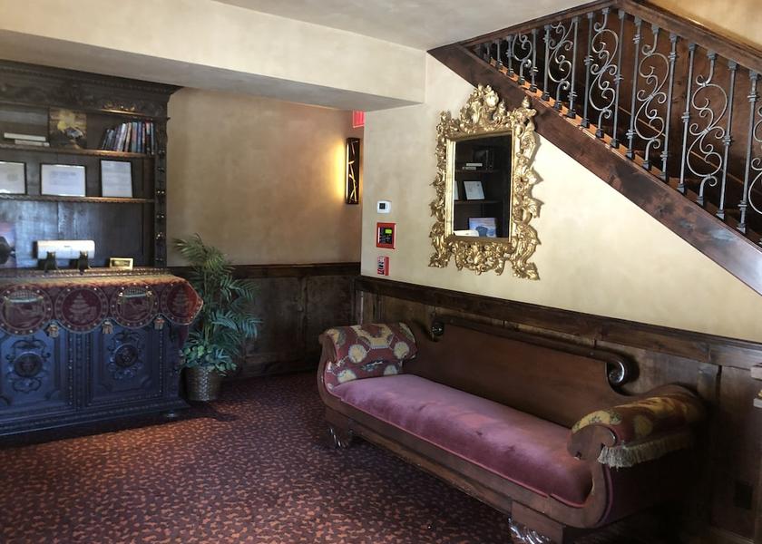 Nevada Crystal Bay Interior Entrance